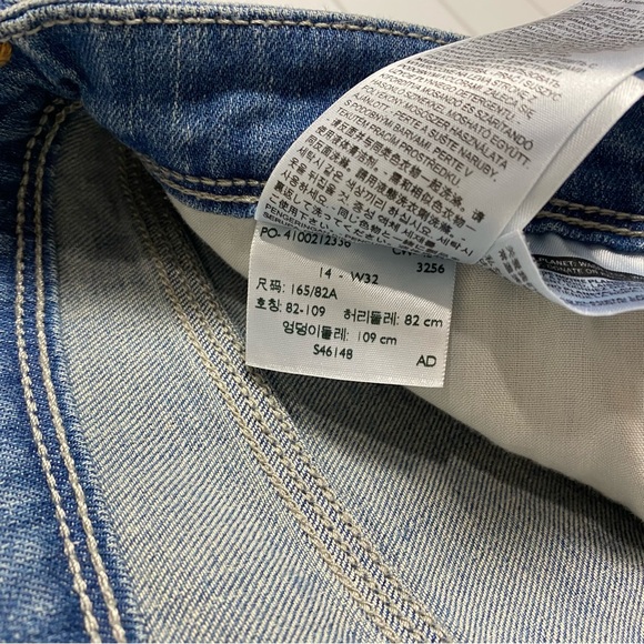 Levi's Jean Shorts Women's Size 14 W 32 Medium Wash Stretch Faded Denim Hi Rise - Picture 9 of 9